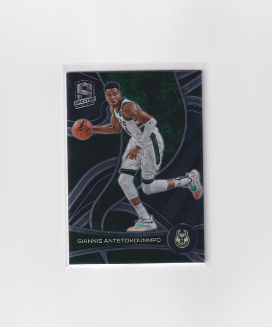 2021-22 Spectra Giannis Antetokounmpo